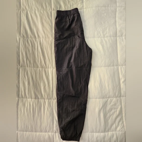GAP Fit Black Nylon Pants - Size M - Picture 2 of 4